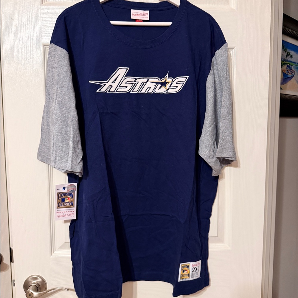 Majestic Man’s Astros Navy and Gray Tee